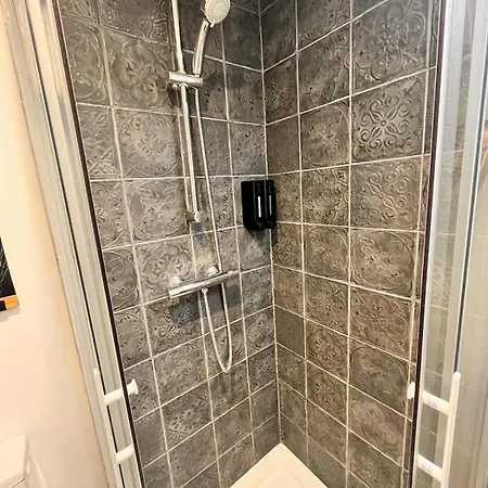 L'écrin De Pierre T1 Bis Balcon